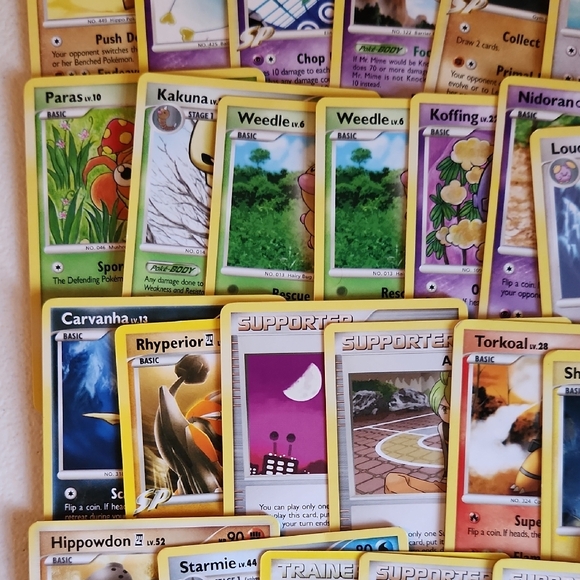 Assorted Pokémon Cards - Picture 5 of 10